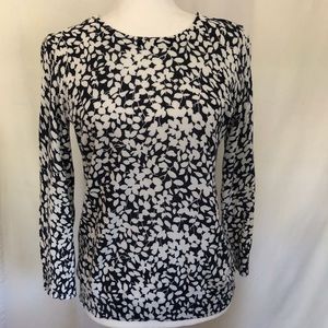 C. WONDER SWEATER TOP BLUE WHITE Size S